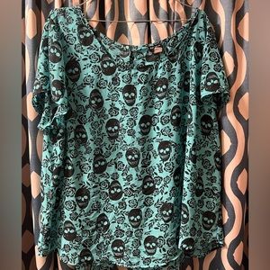 Torrid button back top